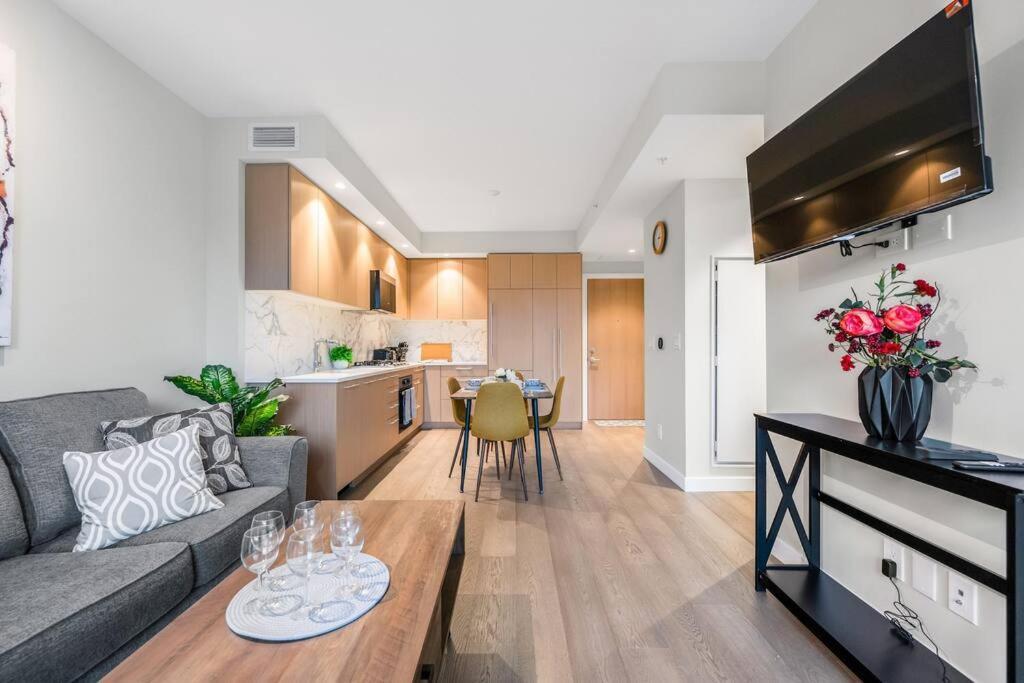 Modern Comfort At Ubc: 1Br Condo Near Campus Vancouver Exterior foto