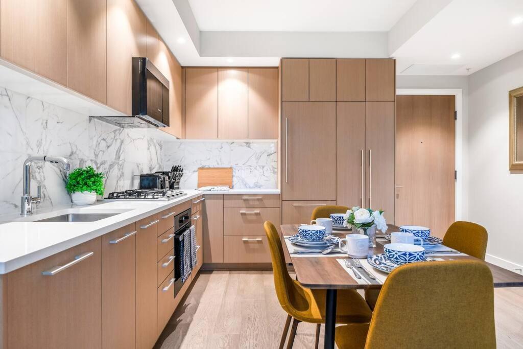 Modern Comfort At Ubc: 1Br Condo Near Campus Vancouver Exterior foto