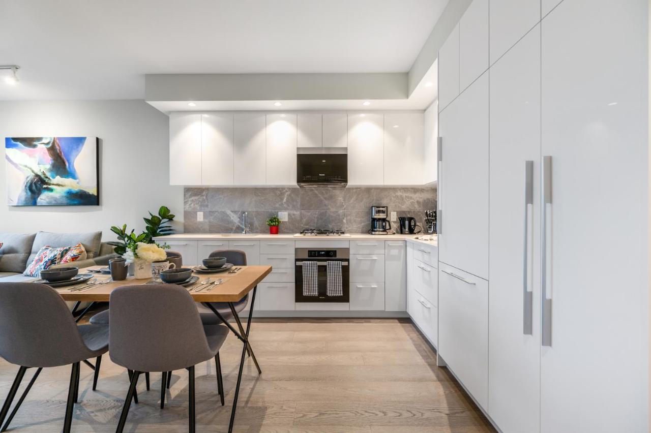 Modern Comfort At Ubc: 1Br Condo Near Campus Vancouver Exterior foto
